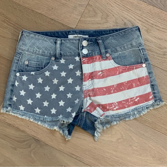 Refuge ~ American Flag Short Distressed Denim Shorts ~ Size 0 - Picture 3 of 7